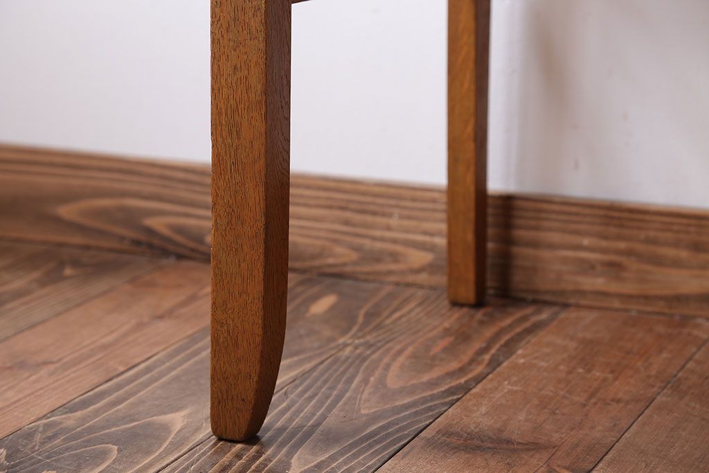 レトロ家具　アンティーク　古いナラ材のレトロでかわいい小さなチェア