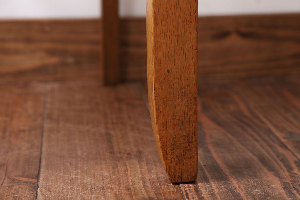 レトロ家具　アンティーク　古いナラ材のレトロでかわいい小さなチェア