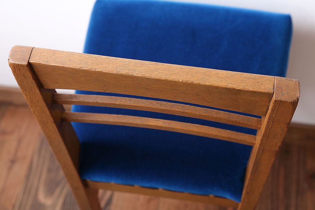 レトロ家具　アンティーク　古いナラ材のレトロでかわいい小さなチェア