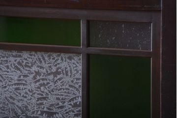 和製アンティーク　モダンな色ガラス入り帯戸2枚セット(1)(ガラス帯戸)