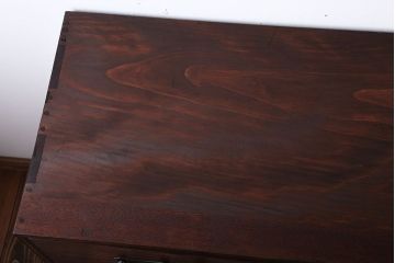アンティーク家具　シンプルで上品なアンティーク衣装箪笥(チェスト)(1)