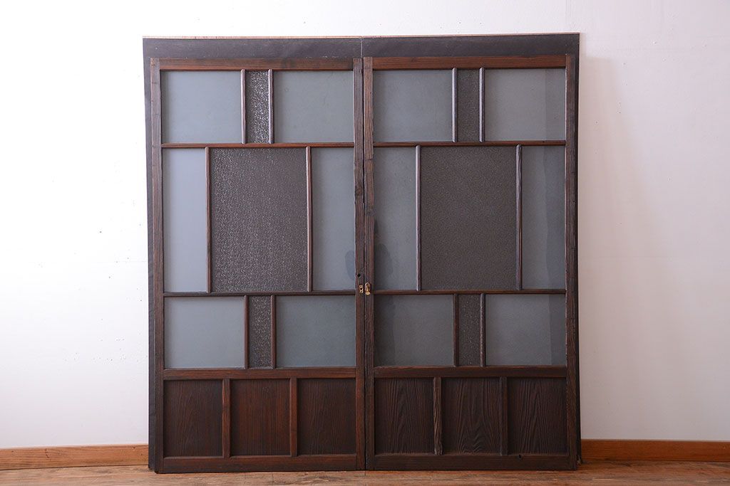 古民具・骨董　古い木が味わい深いガラス戸2枚セット(1)