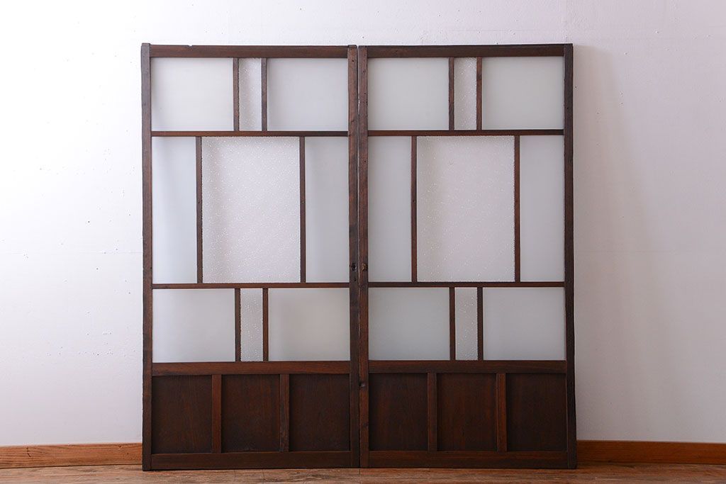 古民具・骨董　古い木が味わい深いガラス戸2枚セット(1)