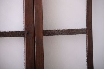 古民具・骨董　古い木が味わい深いガラス戸2枚セット(2)