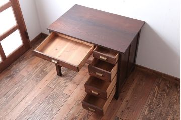 アンティーク家具　和製アンティーク　総栗材の小ぶりで上品な片袖机(デスク)