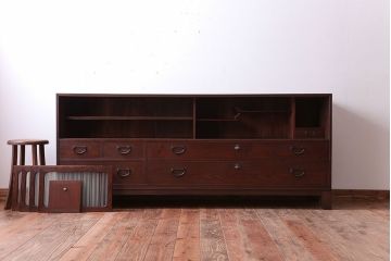 レトロ家具　アンティーク　レトロガラスがかわいいシンプルで上品な脚付きローボード