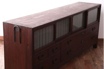 レトロ家具　アンティーク　レトロガラスがかわいいシンプルで上品な脚付きローボード