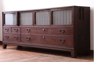 レトロ家具　アンティーク　レトロガラスがかわいいシンプルで上品な脚付きローボード
