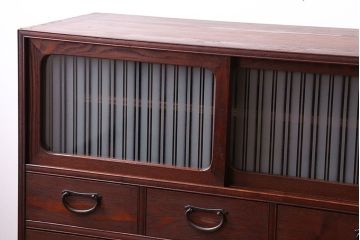 レトロ家具　アンティーク　レトロガラスがかわいいシンプルで上品な脚付きローボード