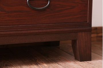 レトロ家具　アンティーク　レトロガラスがかわいいシンプルで上品な脚付きローボード