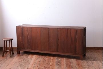 レトロ家具　アンティーク　レトロガラスがかわいいシンプルで上品な脚付きローボード