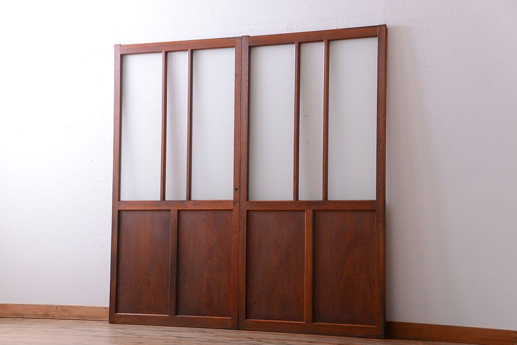 昭和レトロ　モールガラス、すりガラス入り!古い木のガラス引き戸2枚セット