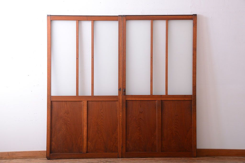 昭和レトロ　モールガラス、すりガラス入り!古い木のガラス引き戸2枚セット