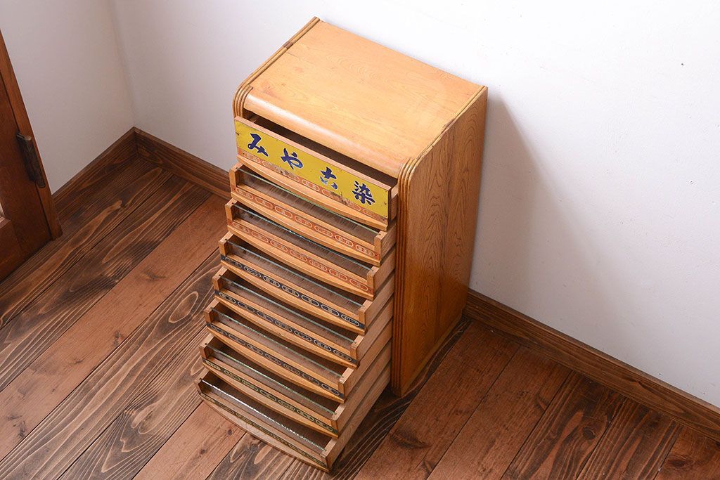 レトロ家具　昭和レトロ　古い木製のアンティーク糸ケース(小引き出し)