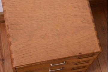 レトロ家具　和製アンティーク　ネームプレート付き!昭和レトロな古いナラ材の小引き出し