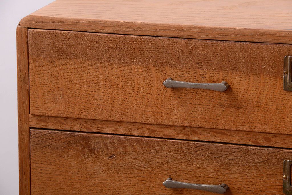 レトロ家具　和製アンティーク　ネームプレート付き!昭和レトロな古いナラ材の小引き出し