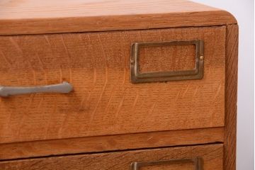 レトロ家具　和製アンティーク　ネームプレート付き!昭和レトロな古いナラ材の小引き出し