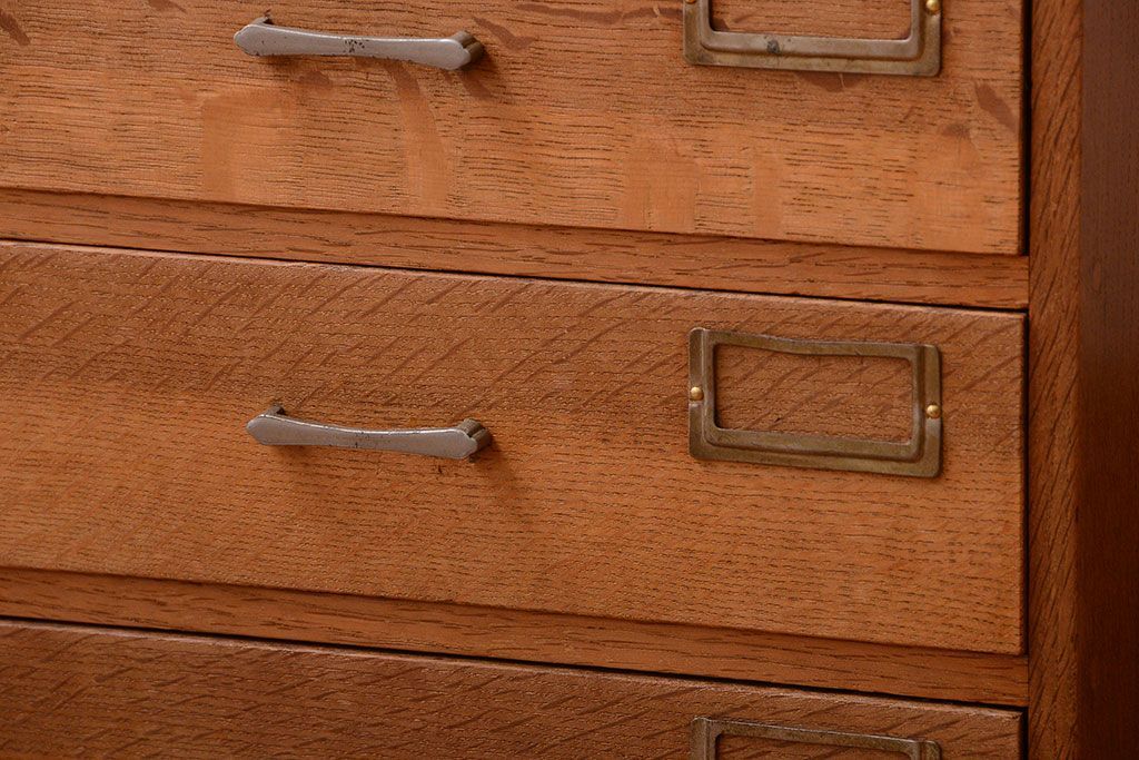 レトロ家具　和製アンティーク　ネームプレート付き!昭和レトロな古いナラ材の小引き出し