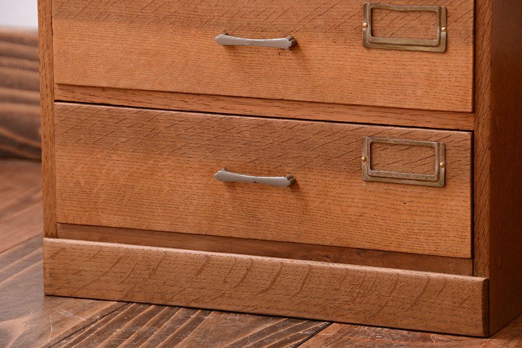 レトロ家具　和製アンティーク　ネームプレート付き!昭和レトロな古いナラ材の小引き出し