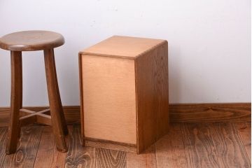 レトロ家具　和製アンティーク　ネームプレート付き!昭和レトロな古いナラ材の小引き出し
