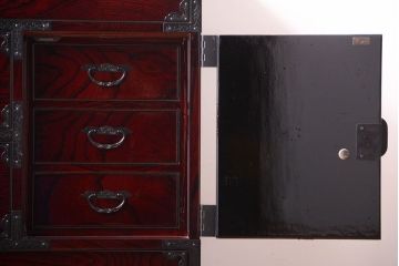 民芸家具　渡辺家具店　木地呂塗りの美しい仙台箪笥(定価約64万円)