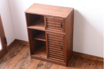 アンティーク家具　和製アンティーク　古い木の引き戸収納棚(下駄箱)