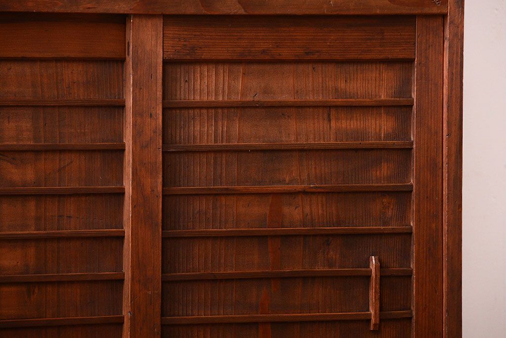 アンティーク家具　和製アンティーク　古い木の引き戸収納棚(下駄箱)