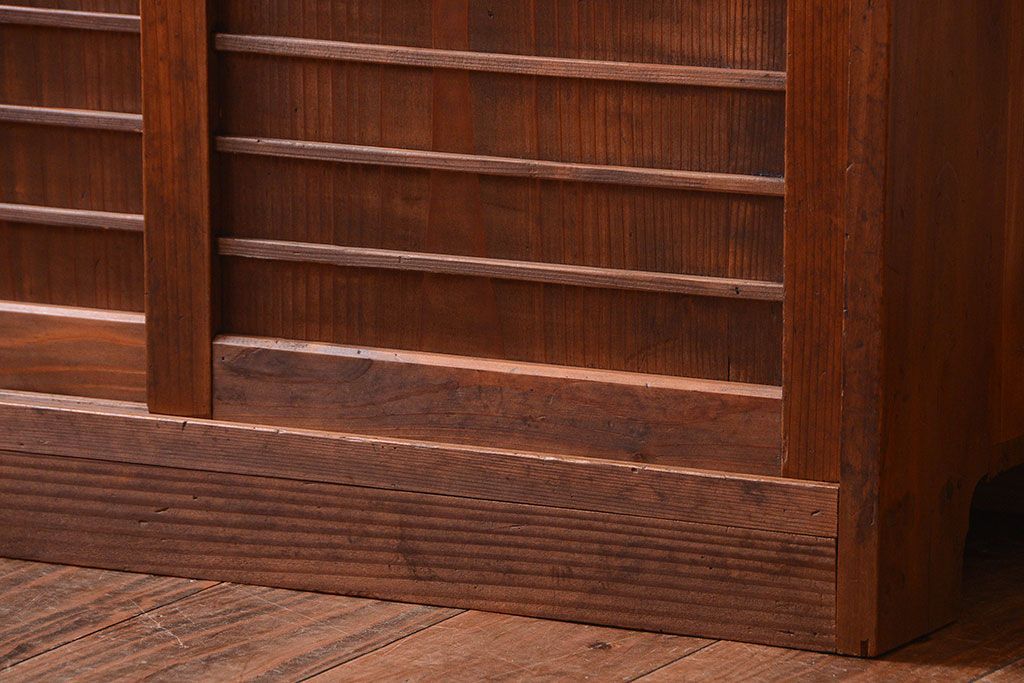 アンティーク家具　和製アンティーク　古い木の引き戸収納棚(下駄箱)