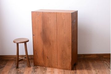 アンティーク家具　和製アンティーク　古い木の引き戸収納棚(下駄箱)