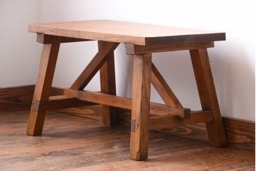 アンティーク家具　アンティーク　古い木の小さなベンチ(スツール)