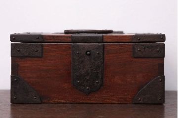 アンティーク雑貨　古民具・骨董　古い総欅材の小さなアンティーク印箱