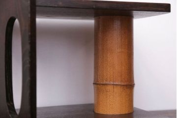 アンティーク雑貨　古民具・骨董　古い栗材の小さな花台(飾り台)