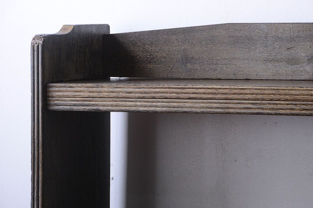 アンティーク家具　アンティーク　シンプルでシックな古い本棚