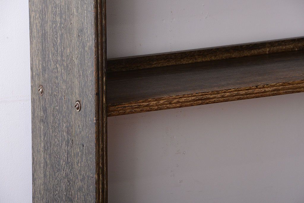 アンティーク家具　アンティーク　シンプルでシックな古い本棚