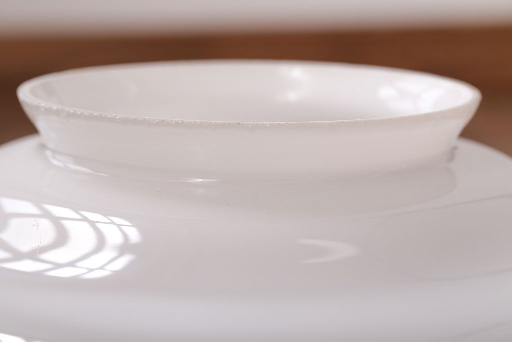 和製アンティーク　おしゃれなブラケットの大きな白いガラス電笠照明