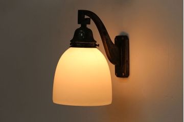 アンティーク　シンプルでおしゃれな古い壁掛け照明