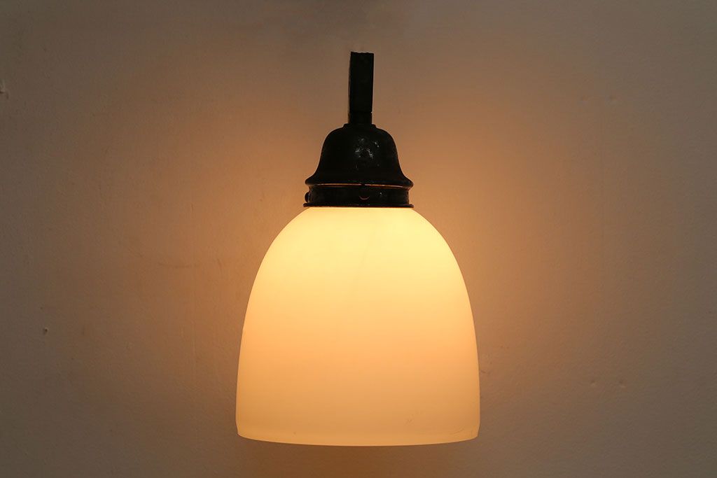 アンティーク　シンプルでおしゃれな古い壁掛け照明