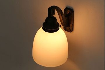 アンティーク　シンプルでおしゃれな古い壁掛け照明