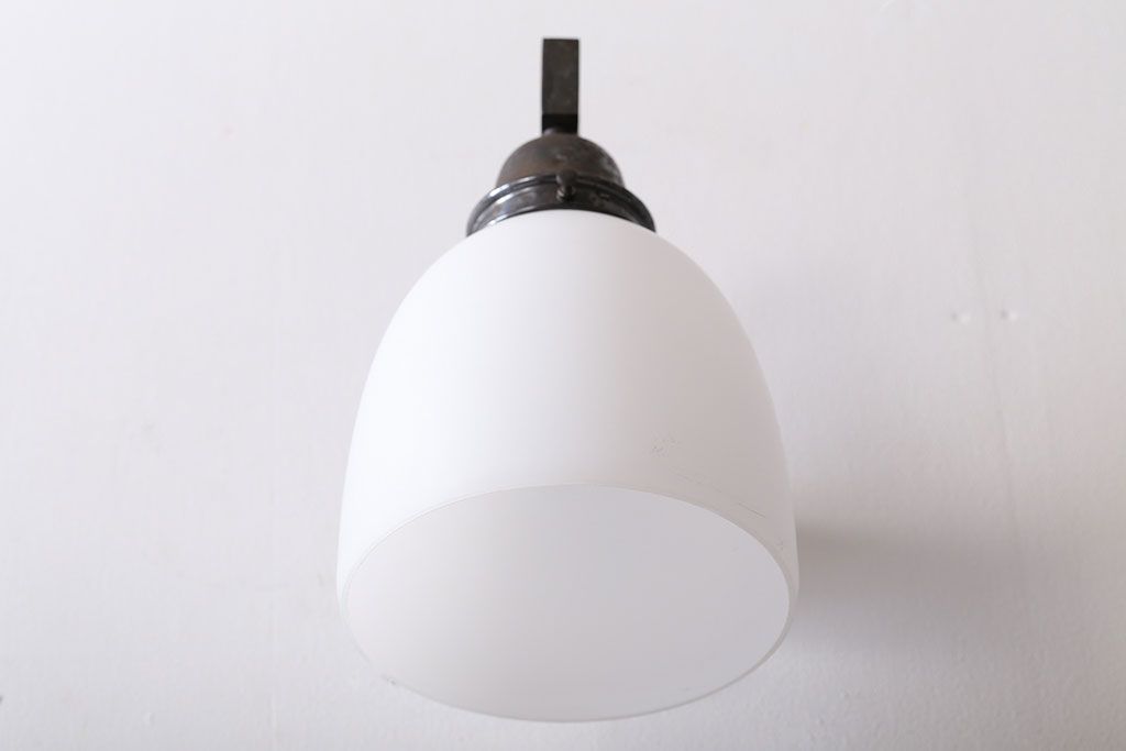 アンティーク　シンプルでおしゃれな古い壁掛け照明