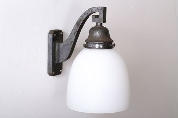 アンティーク　シンプルでおしゃれな古い壁掛け照明