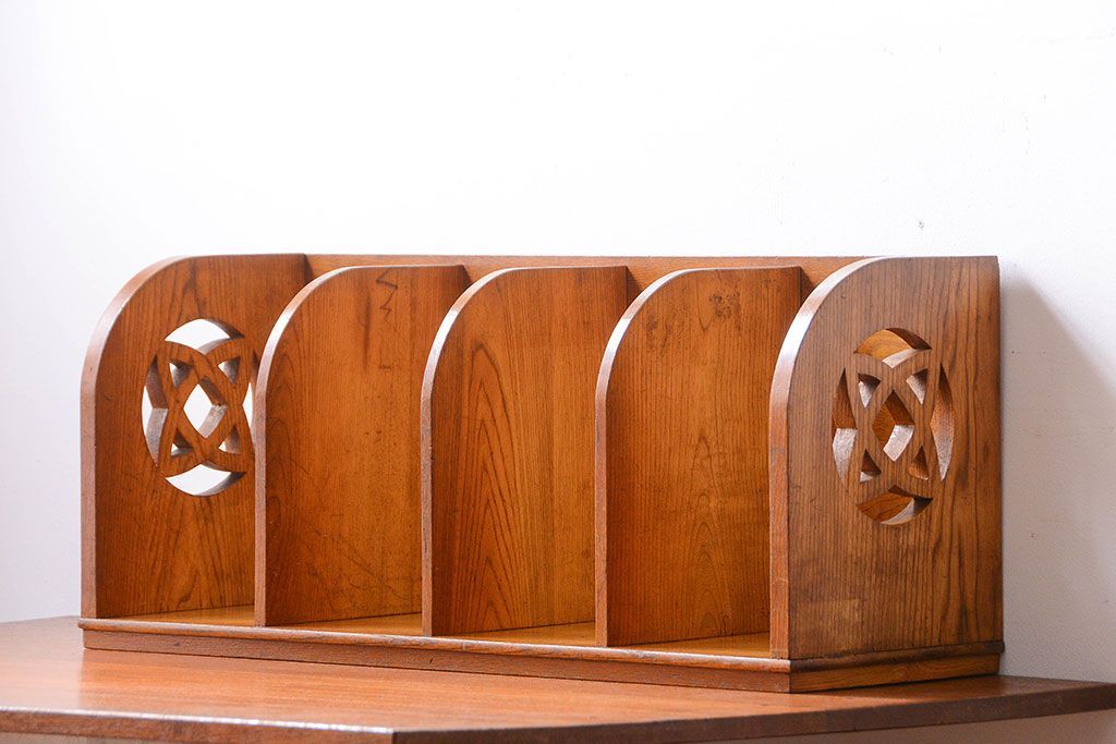 レトロ家具　昭和レトロ　透かし彫りがおしゃれなアンティーク本立て