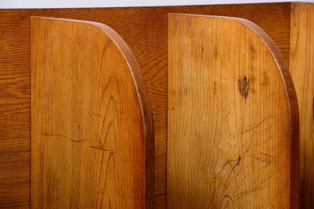 レトロ家具　昭和レトロ　透かし彫りがおしゃれなアンティーク本立て