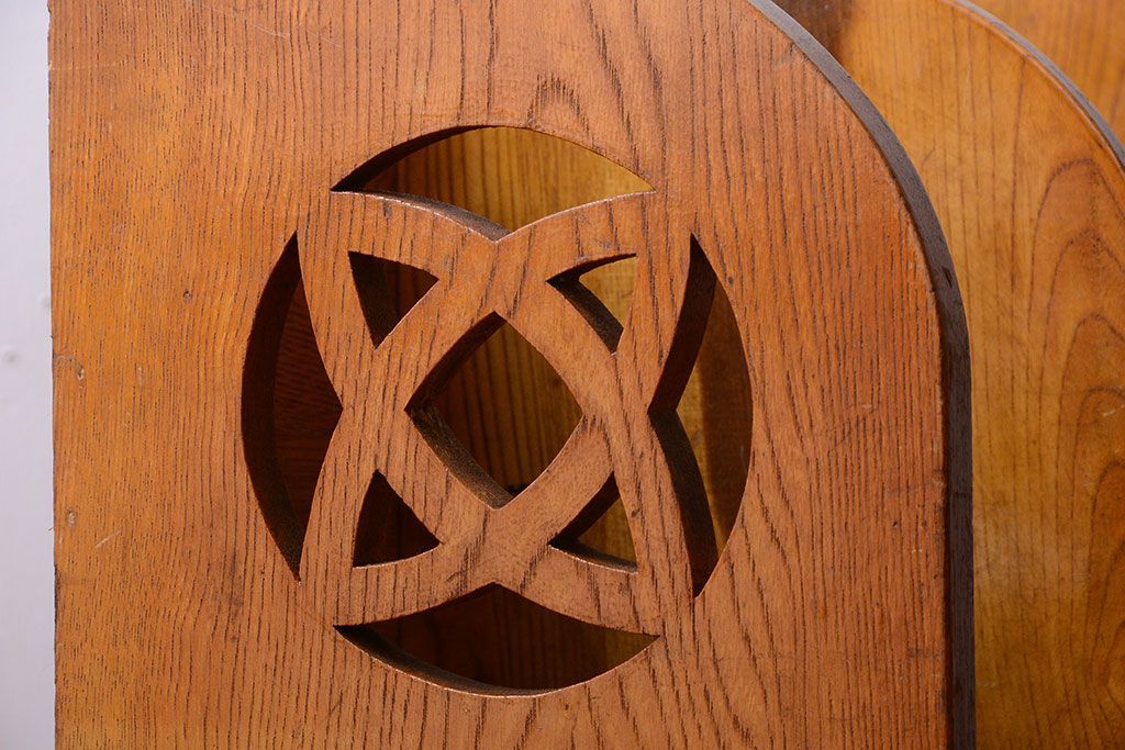 レトロ家具　昭和レトロ　透かし彫りがおしゃれなアンティーク本立て