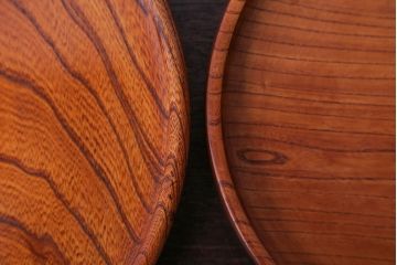 アンティーク雑貨　和製アンティーク　総欅材のお盆大小2つセット