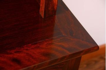 中古　民芸家具　モダンなデザインの大きな食器棚(定価約89万円)