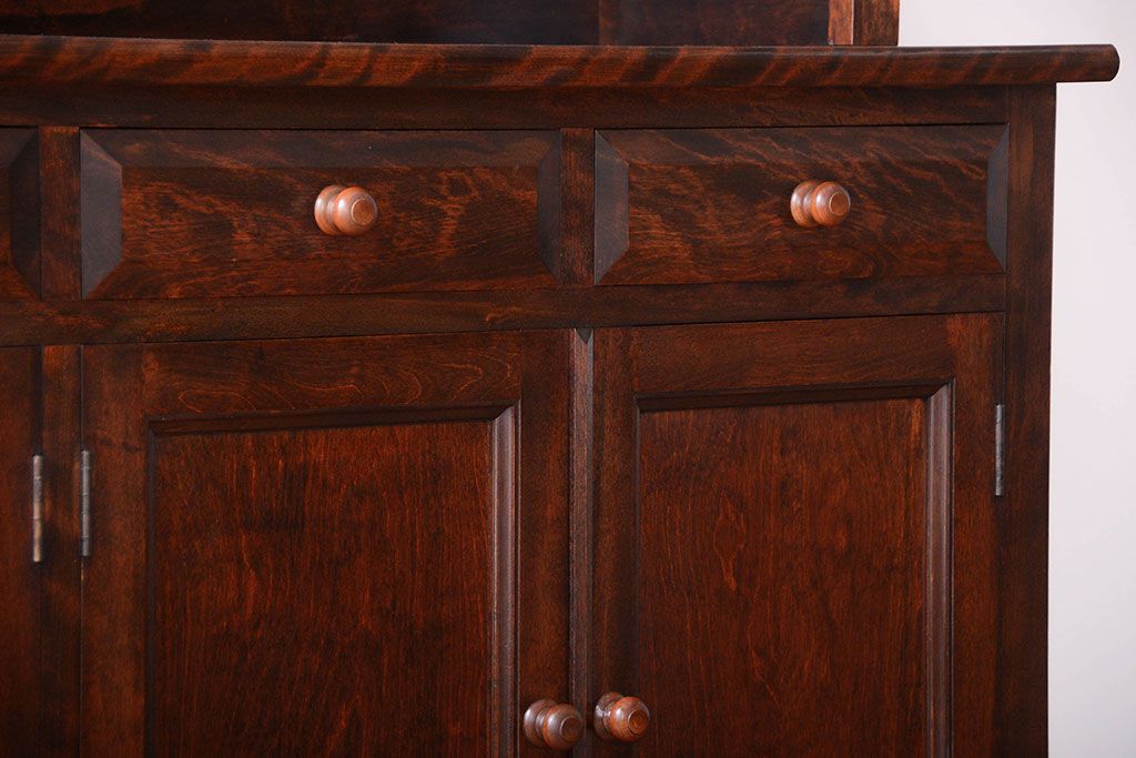 中古　民芸家具　モダンなデザインの大きな食器棚(定価約89万円)