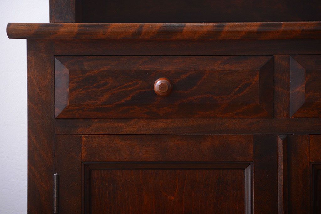 中古　民芸家具　モダンなデザインの大きな食器棚(定価約89万円)