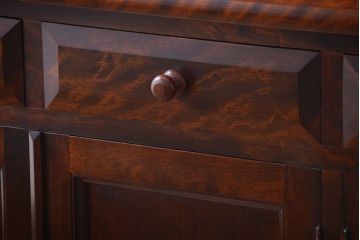 中古　民芸家具　モダンなデザインの大きな食器棚(定価約89万円)