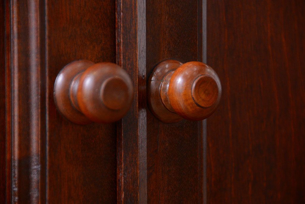 中古　民芸家具　モダンなデザインの大きな食器棚(定価約89万円)