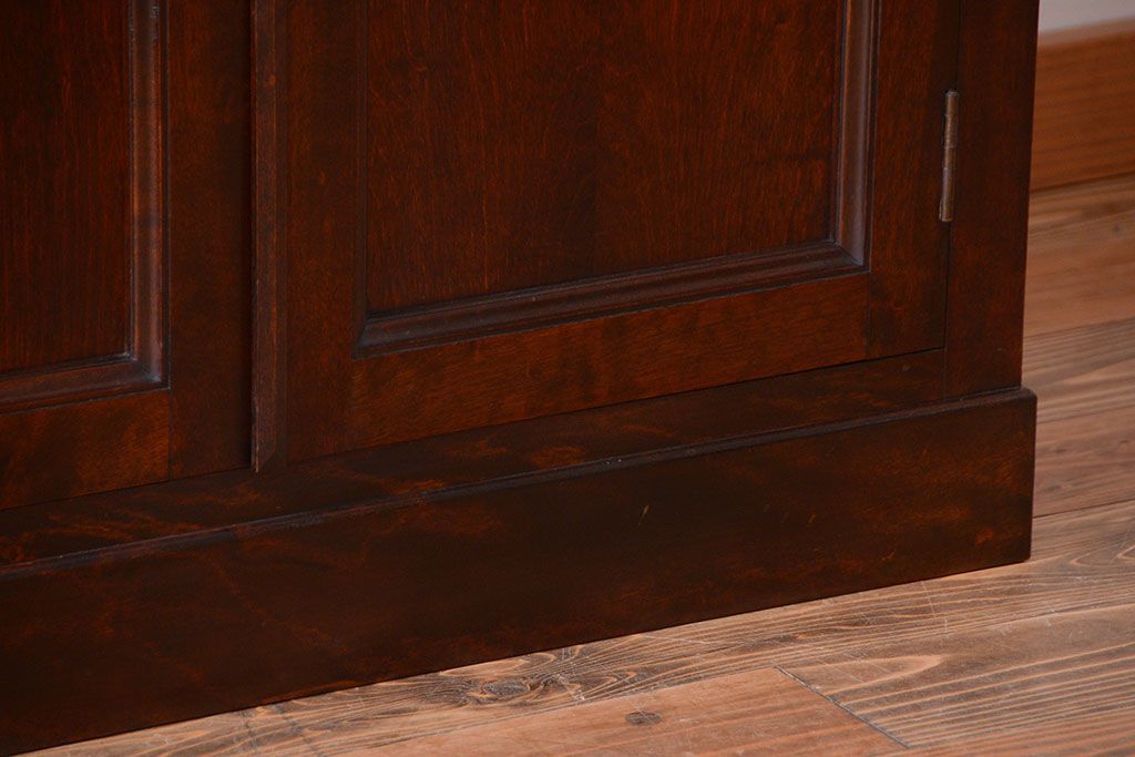 中古　民芸家具　モダンなデザインの大きな食器棚(定価約89万円)